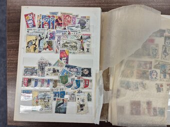 Prodám 4 plná alba známek - 3