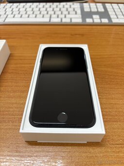 Apple iPhone SE 2022 - 128GB jako Nový - 3