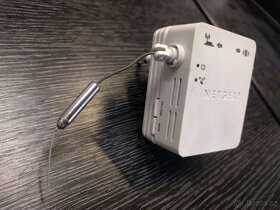 WN3000RPv2 – N300 WiFi Range Extender, poškozený,asi funkční - 3