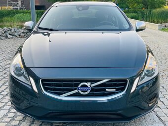 Volvo V60 2.0D 120KW 5VALEC AUTOMAT SENZORY VÝHŘEV R-DESIGN - 3