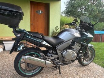 Honda CBF 1000 - 3