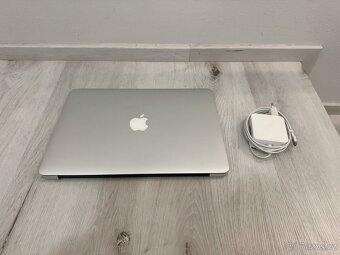 Apple MacBook Air 13" Early 2014 - i5 | 4GB RAM | 128GB SSD - 3