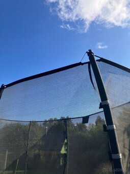 Prodám zahradní trampolínu 244 x 427 - 3