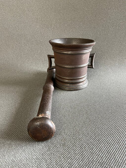 Starožitný litinový hmoždíř s tloukem č. 3 váha 2200g - 3