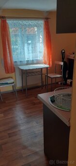 Pronajmu plne zarizeny pokoj v prizemi pro PENDLERY - 3