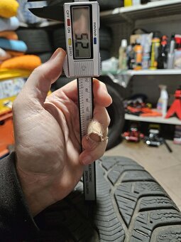 Klebr Krisapl HP2 215/50/17 zimní - 3