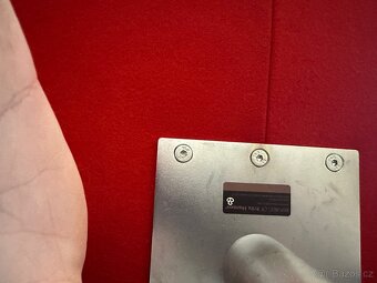 Fritz Hansen - Swan Armchair červené barvy - 3