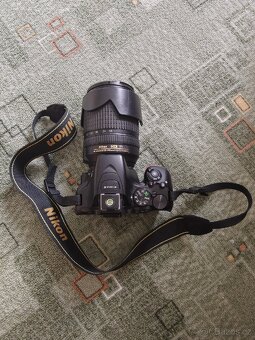 Nikon D5600, 3 objektivy, brašna příslušenství - 3