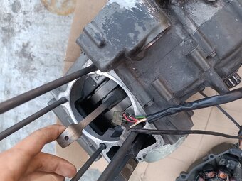 Husqvarna 510 spodek motoru - 3