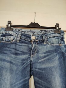 Bokové džíny značky GUESS - 3