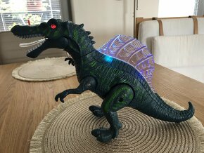 Dinosaurus svítící a řvoucí - 3