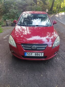 Kia ceed 2.0crdi - 3