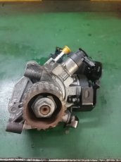 Prodám naftové čerpadlo Bosch 0986437442 Dokker 1,5 DCI - 3