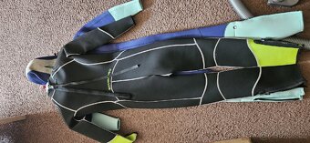 Věci na potápění: neopreny, masky, BCD, rukavice, botičky - 3