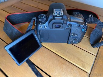 Canon EOS 77D, Objektivy 15-85 mm, 35 mm - 3