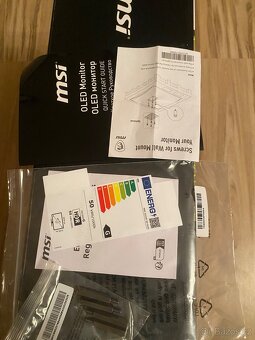 HERNÍ MONITOR 31.5" MSI MAG 321CUP QD-OLED - 3