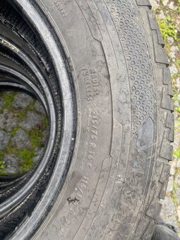 215/75/16 Continental - 3