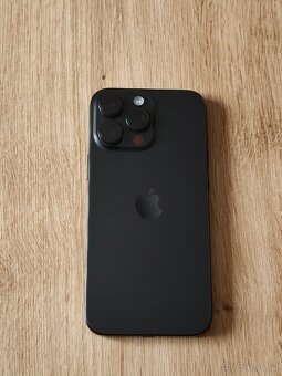 iPhone 16 pro max - 100 % baterie - 3