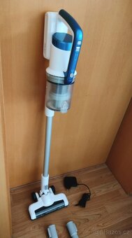 Tyčový vysavač Amazon Basics 2v1 - 3