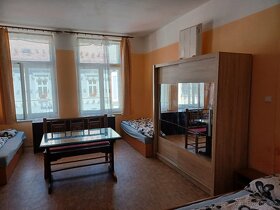 Pronájem pokoje v bytě 4+1 v centru Pelhřimov - 3