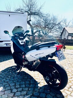 Gilera GP800 Hypersooter - 3