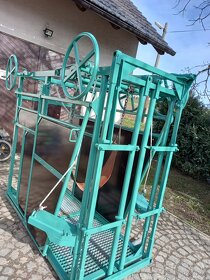 Fixační klec pro skot - 3
