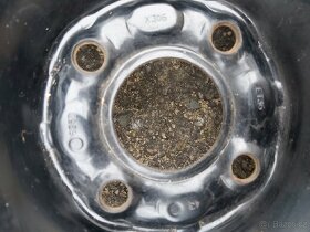 Gumy na disku Renault 4ks, 175 70 13 - 3