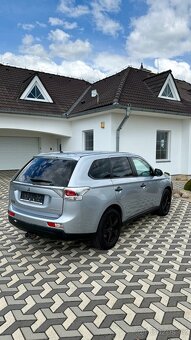 MITSUBISHI OUTLANDER 2.0i 110kw 100000 Km - 3