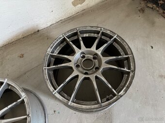 OZ Racing Ultraleggera 5x112 R17 2ks poškozené - 3