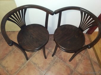 Polokřesla Thonet-vějíře. - 3
