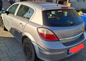 Opel Astra 1.4 benzín - 3