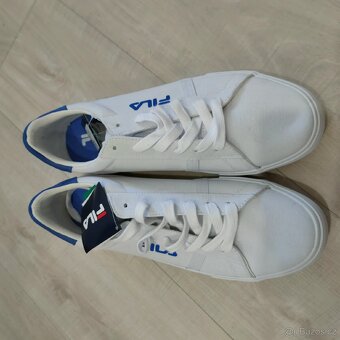 Plátěné boty značky Fila - 3