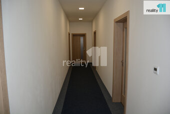 Pronájem nově zrekonstruovaných kanceláří. - 3