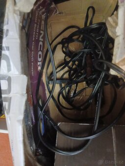 SENCOR 7" Dual Screen Car DVD Player, Přehrávač do auta. - 3