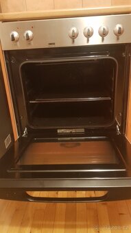 Vestavěna trouba +varna deska Zanussi - 3