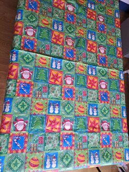 Vánoční ubrou omyvatelný. Zdarma k nákupu podstavec - 3