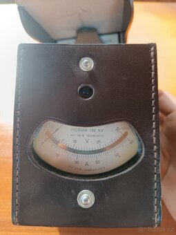Analogový multimetr Norma v koženém pouzdře - 3