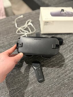 Virtuální brýle Samsung + ovladač + sluchátka - 3