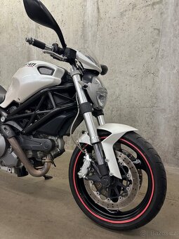 DUCATI Monster 696 - 3