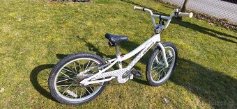 Dětské kolo 20" specialized - 3