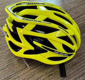 Cyklistická přilba R2 vel. M - 3