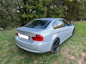 BMW e90 330xi A/T,DKLIMA,TEMP,ŠÍBR,2xSADA ALU,ROZVODY,SERVIS - 3