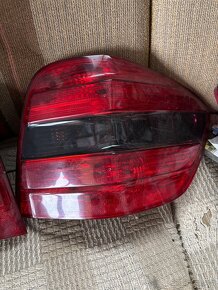 Zadní světla Mercedes Ml 320. - 3