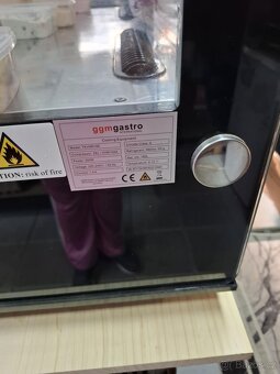 Dobrý den prodám gastro vitrínu a dvě lednice - 3