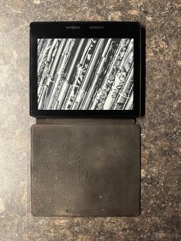 Čtečka knih Amazon Kindle Oasis 8th. gen 4 GB + obal - 3