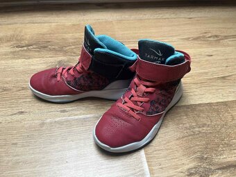 Barefoot boty a Tarmak 33, Hellys koloboty 33 - 3