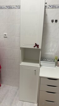 Prodám koupelnovou sestavu – skříňky, umyvadlo a zrcadlo s o - 3
