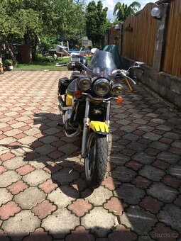 Honda VF 750 Magna - 3