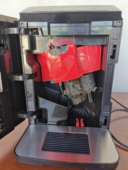 Prodám Siemens EQ 3 kávovar – funkční, potřebuje servis - 3