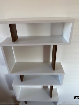 Designová skříňka/regál v bezvadném stavu - 3